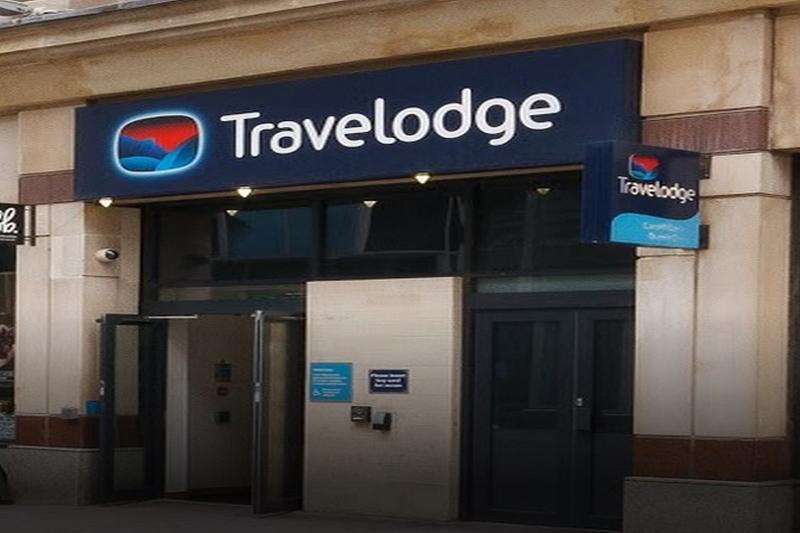Travelodge Cardiff Central Queen Street Exterior foto